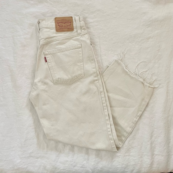 Levi's | Women's 94 Baggy Jeans in Ecru | Size 25 - Picture 4 of 4